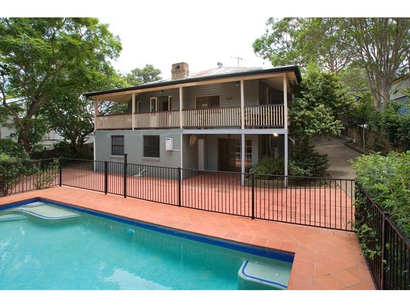 22 Sixth Ave, Bardon QLD 4065