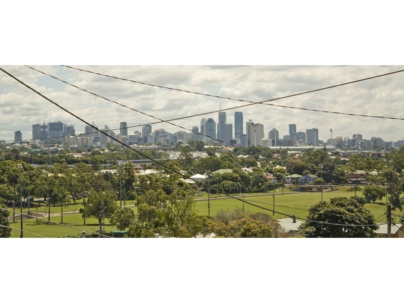 98 Pear Street, Greenslopes QLD 4120