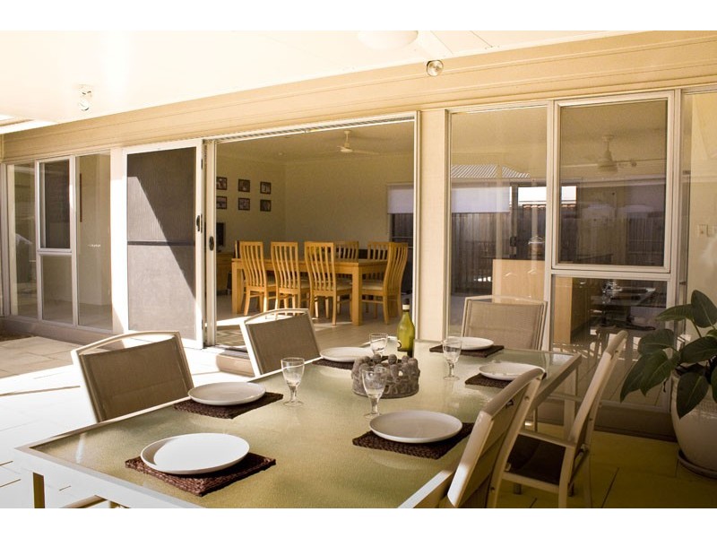 68 Mossvale Dr, Wakerley QLD 4154