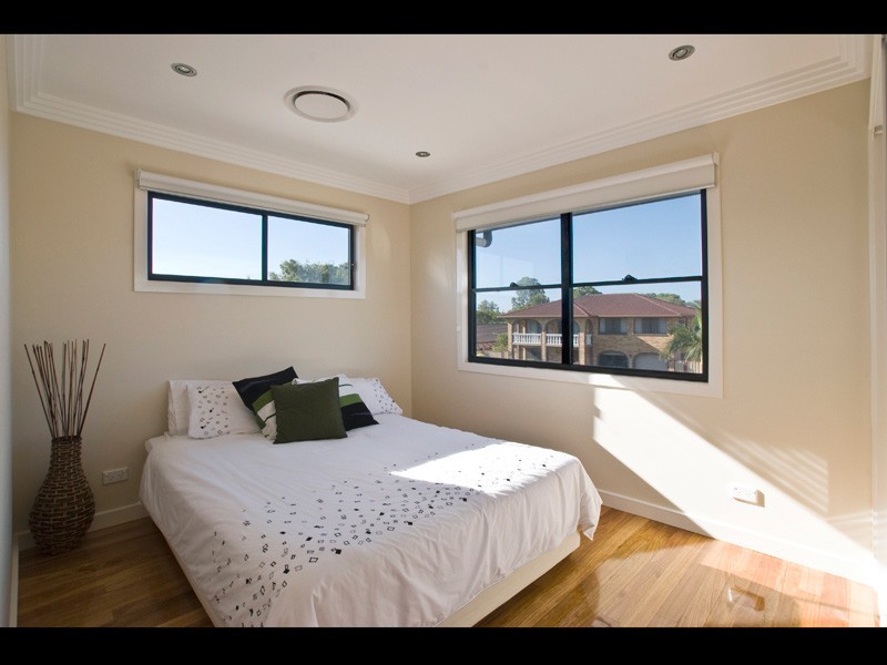 1 Ambrosius St, Carindale QLD 4152