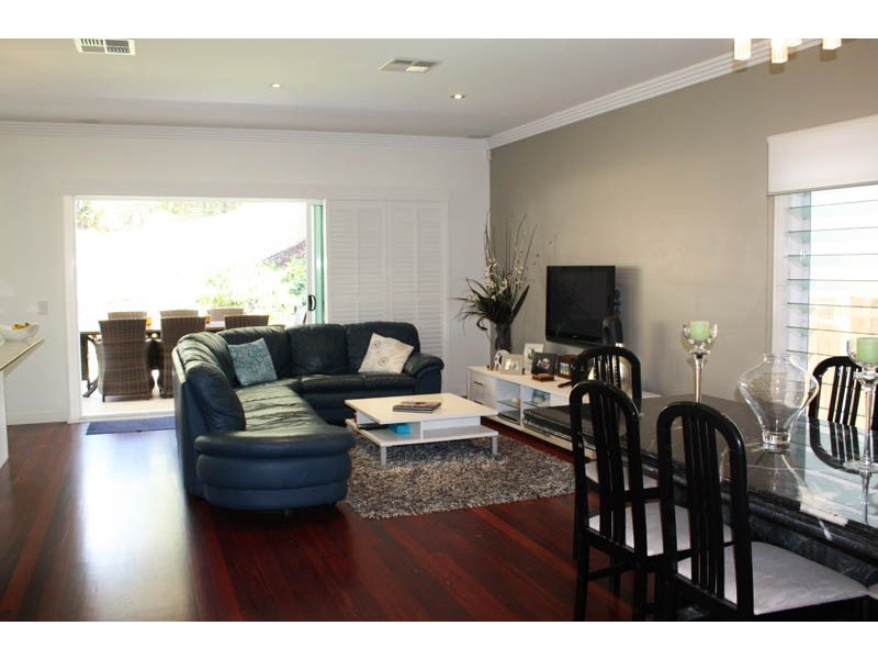 12 Brydon St, Highgate Hill QLD 4101