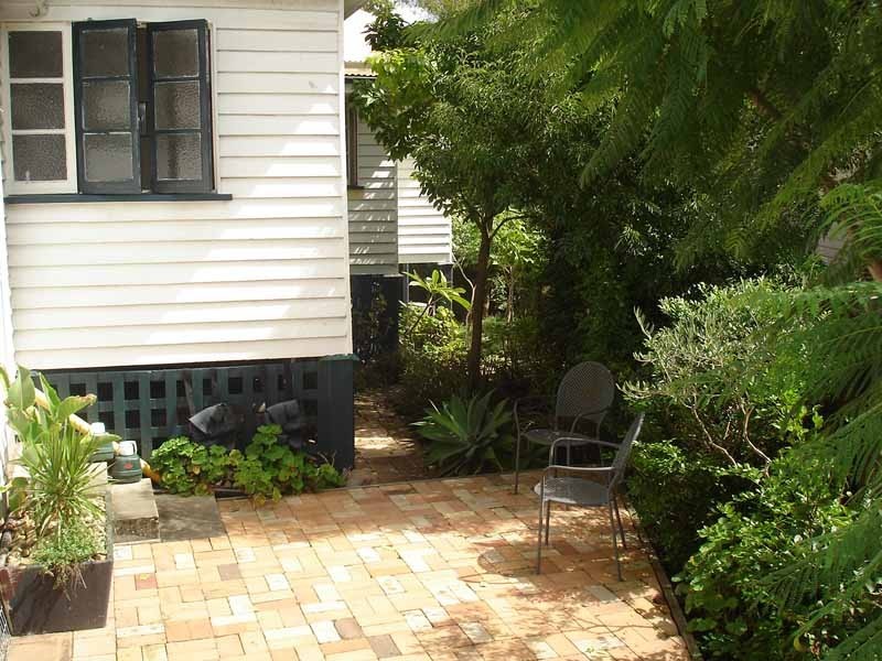 27 Stuartholme Rd, Bardon QLD 4065