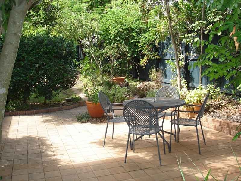 27 Stuartholme Rd, Bardon QLD 4065