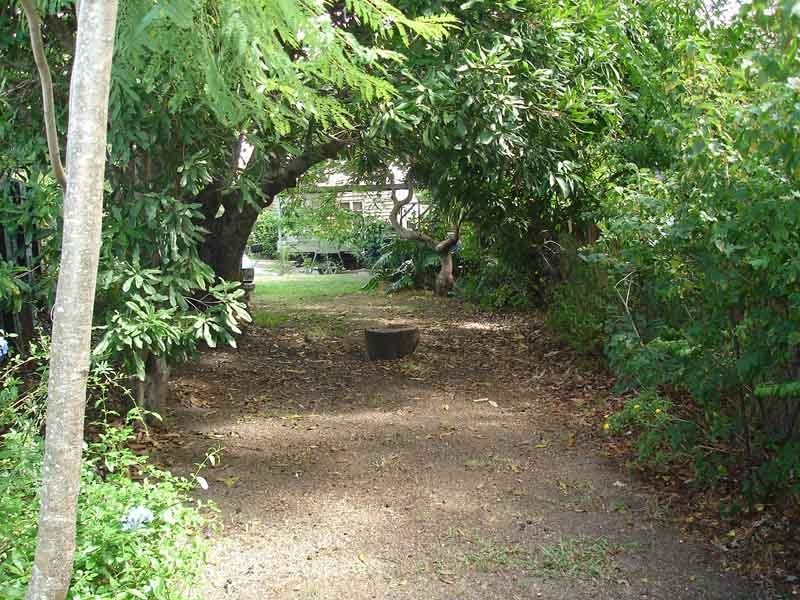 27 Stuartholme Rd, Bardon QLD 4065