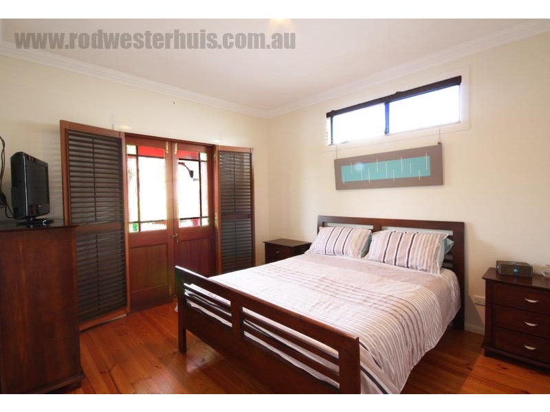 86 Brook St, Windsor QLD 4030