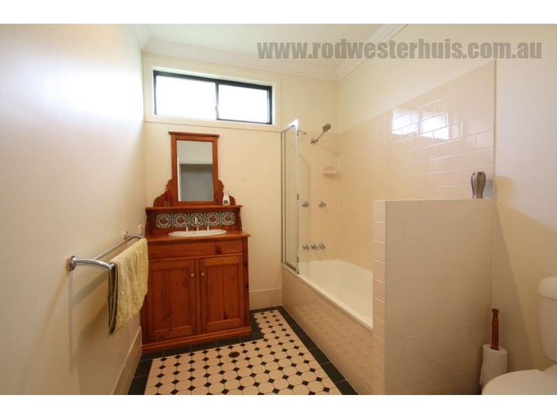 86 Brook St, Windsor QLD 4030