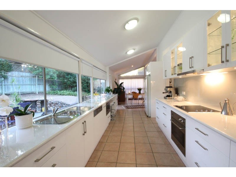 3 Lois St, Kenmore QLD 4069