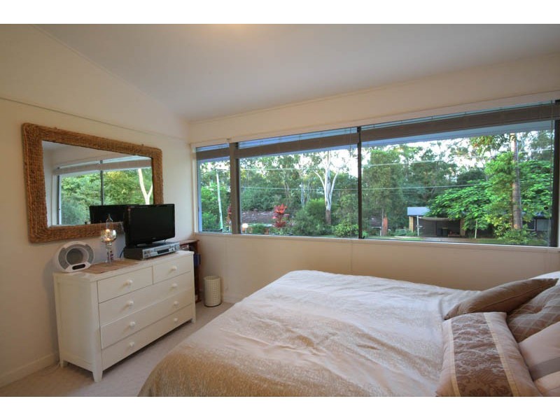 3 Lois St, Kenmore QLD 4069