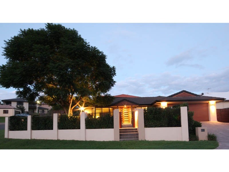 4 Diana Place, Manly West QLD 4179