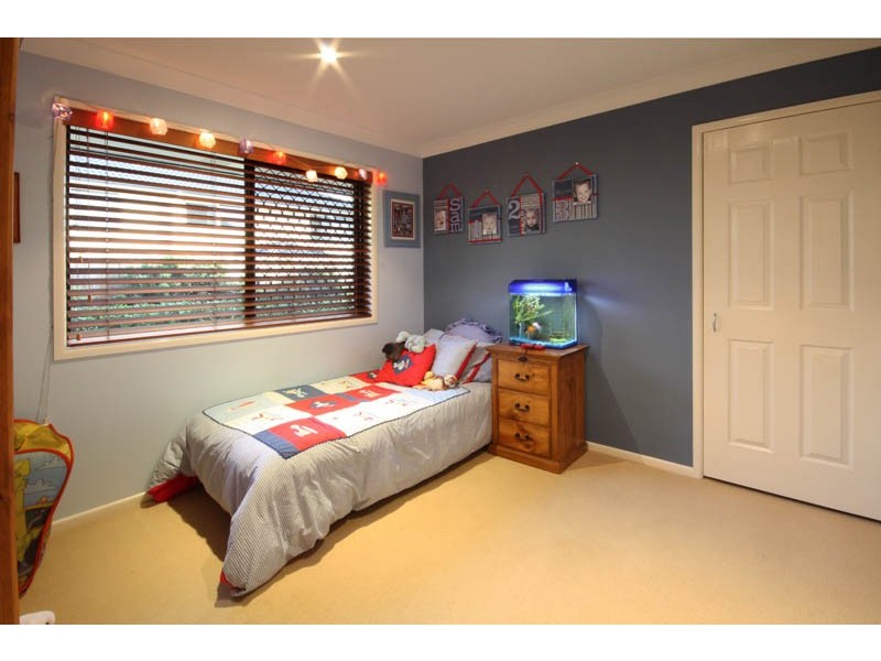 4 Diana Place, Manly West QLD 4179