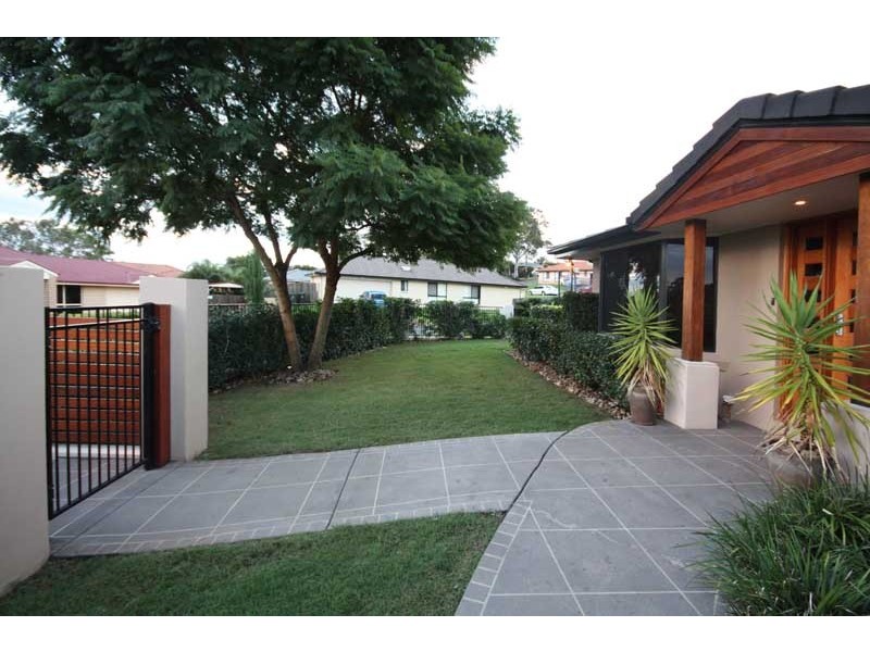 4 Diana Place, Manly West QLD 4179