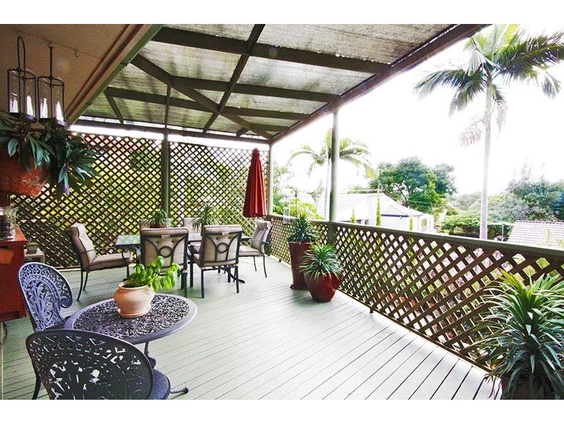 26 Kersley Rd, Kenmore QLD 4069