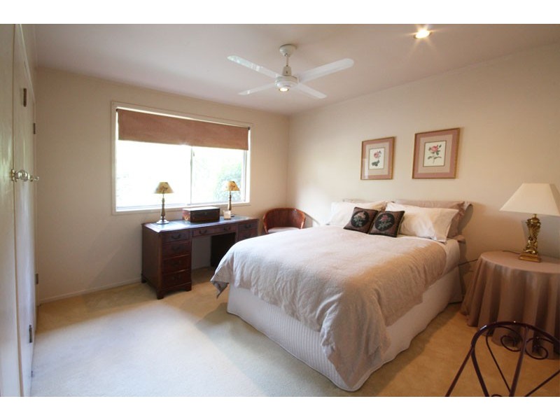26 Kersley Rd, Kenmore QLD 4069