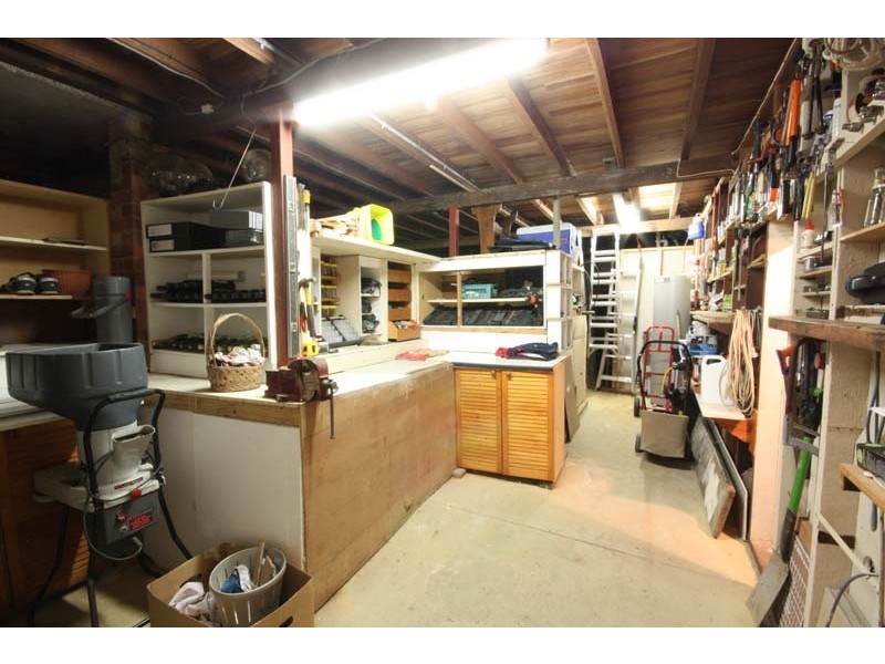 26 Kersley Rd, Kenmore QLD 4069