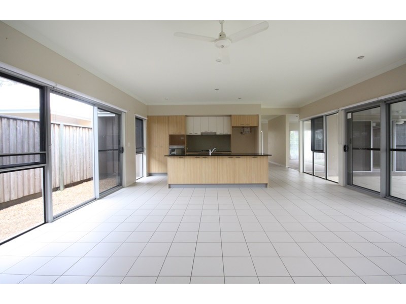 68 Mossvale Dr, Wakerley QLD 4154