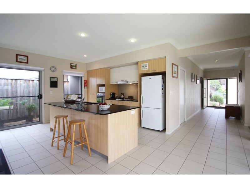 68 Mossvale Dr, Wakerley QLD 4154