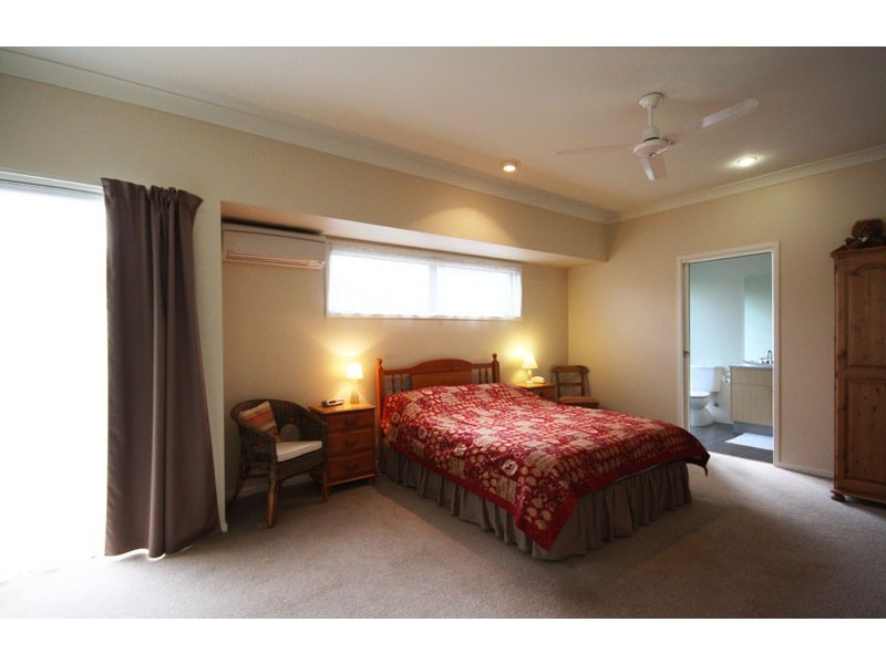 68 Mossvale Dr, Wakerley QLD 4154