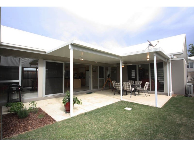 68 Mossvale Dr, Wakerley QLD 4154