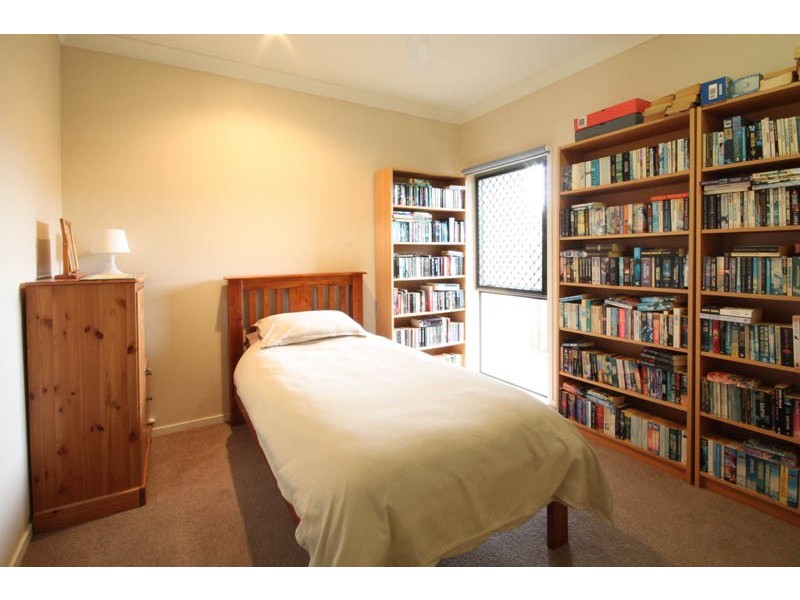 68 Mossvale Dr, Wakerley QLD 4154