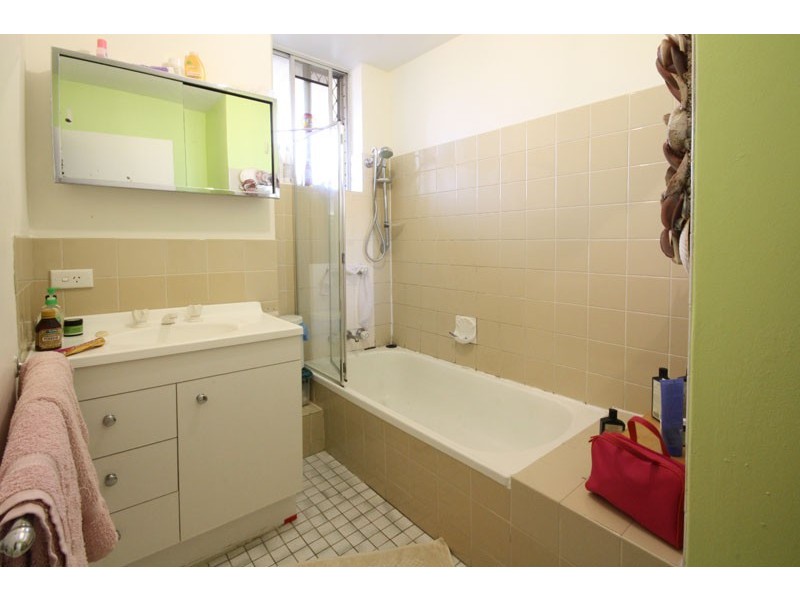 2/79 Cleveland St, Greenslopes QLD 4120