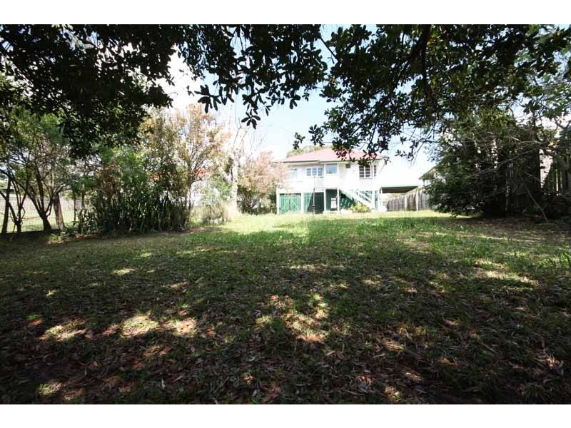 16 Fourteenth Ave, Kedron QLD 4031