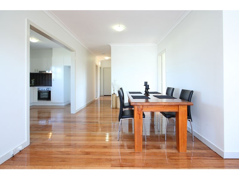 10 McDougall St, Graceville QLD 4075