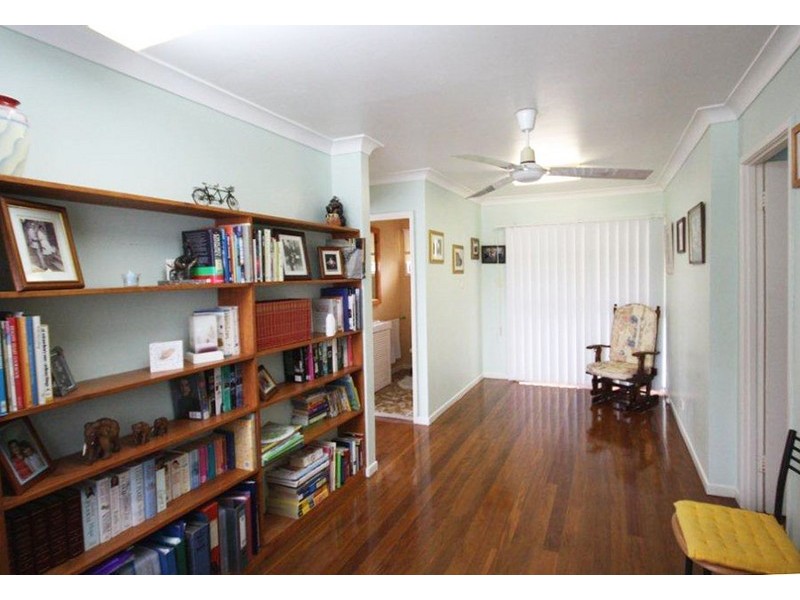 10 Roseneath Pde, Wynnum West QLD 4178