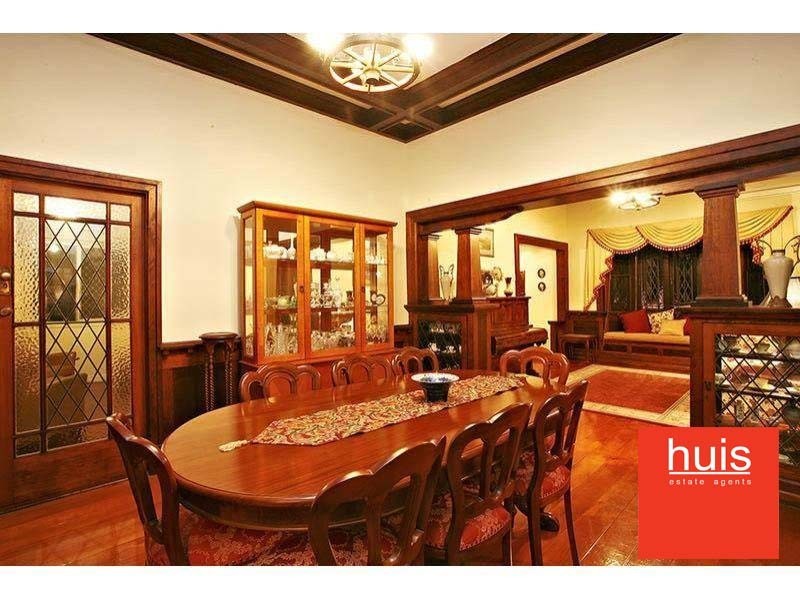 8 Curd Street, Greenslopes QLD 4120