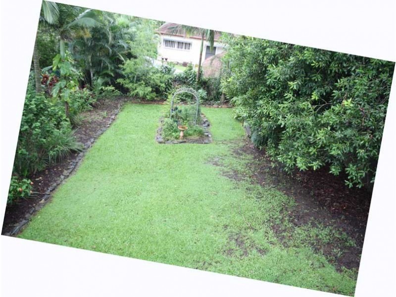 8 Curd Street, Greenslopes QLD 4120