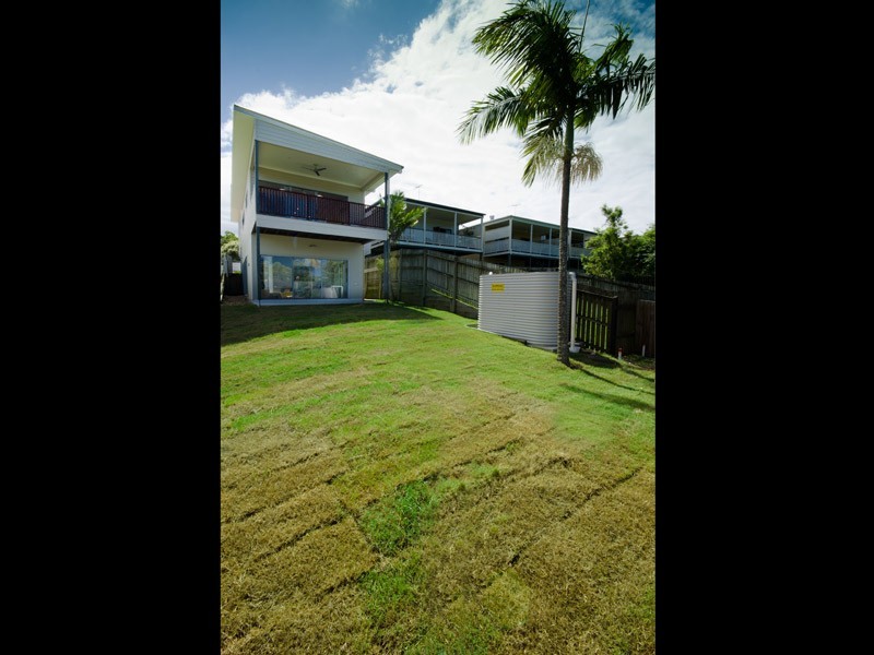 82 Raven Street, Camp Hill QLD 4152