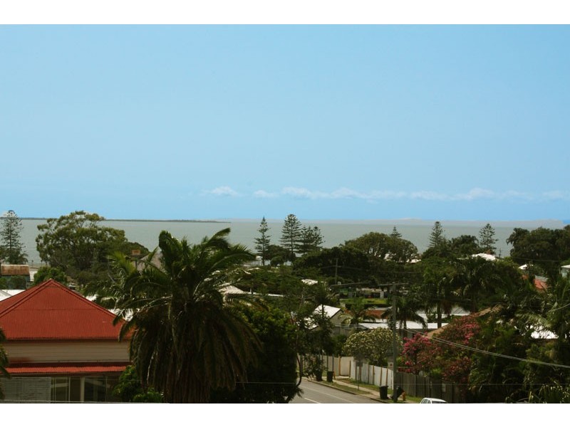 73 Glenora Street, Wynnum QLD 4178