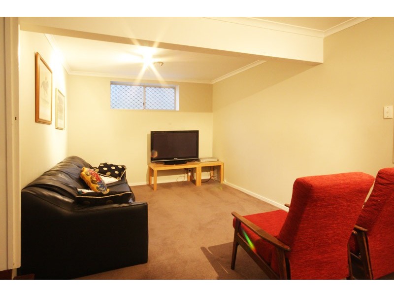 882 South Pine Rd, Everton Park QLD 4053