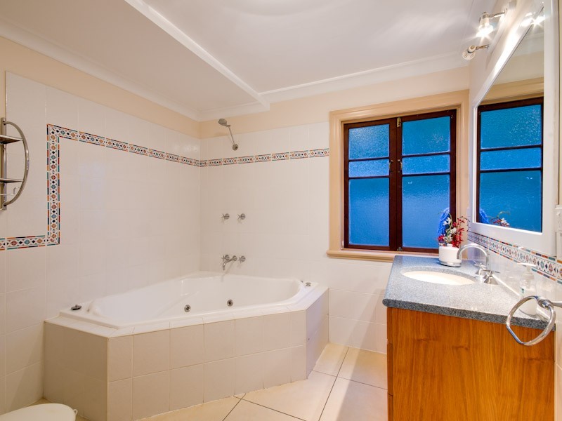 91 MacDonald St, Norman Park QLD 4170