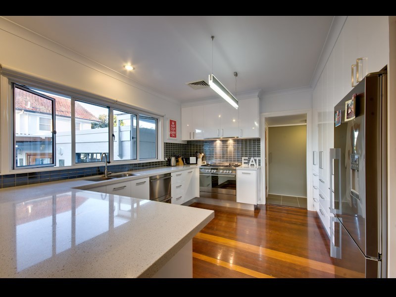 127 Picton Pde, Wynnum QLD 4178