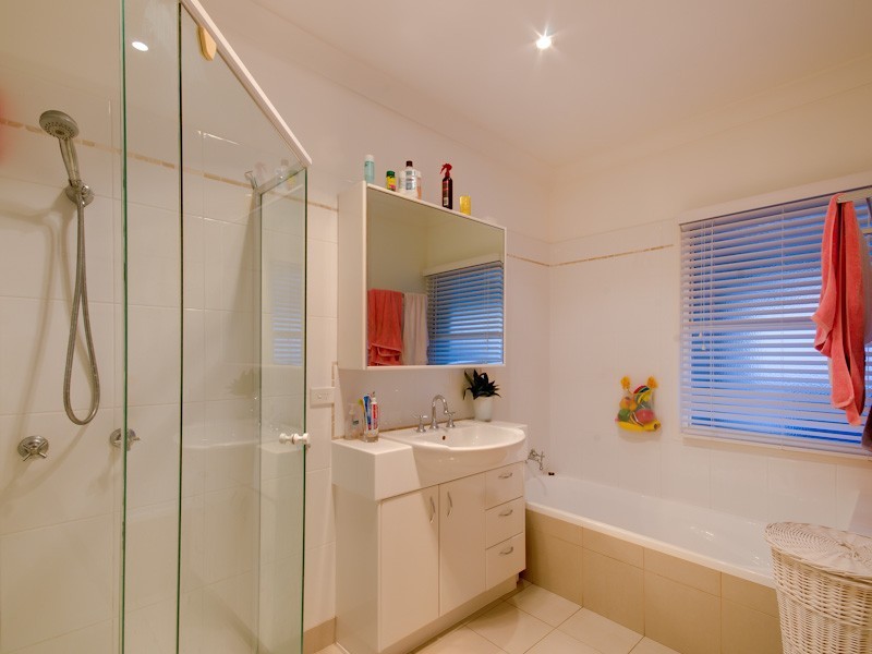 127 Picton Pde, Wynnum QLD 4178