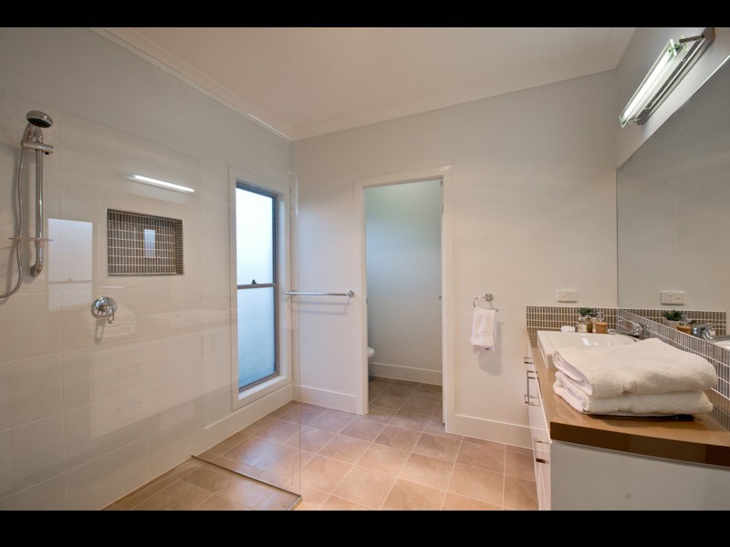 12 Perth st, Camp Hill QLD 4152