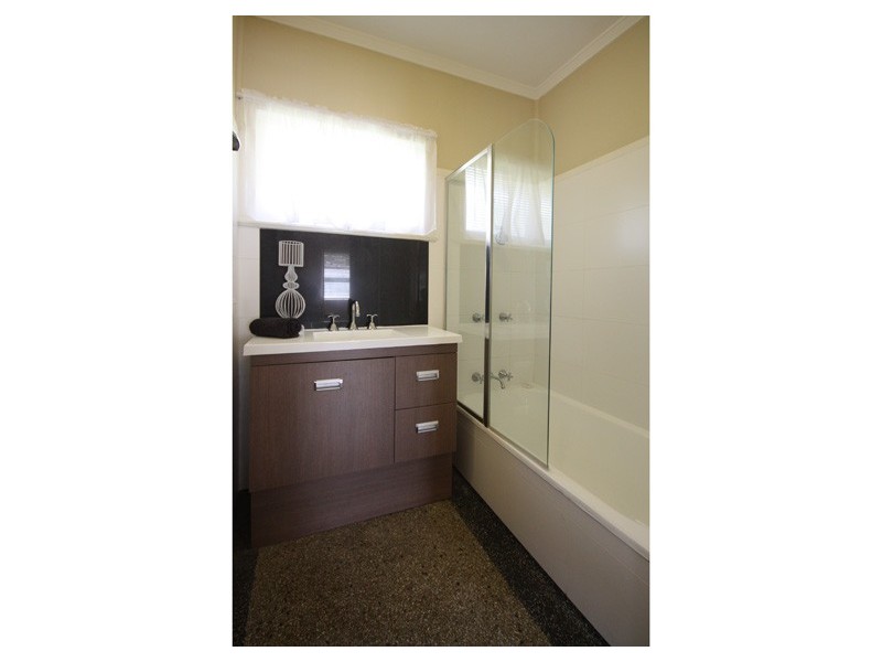 20 Latimer Street, Holland Park QLD 4121