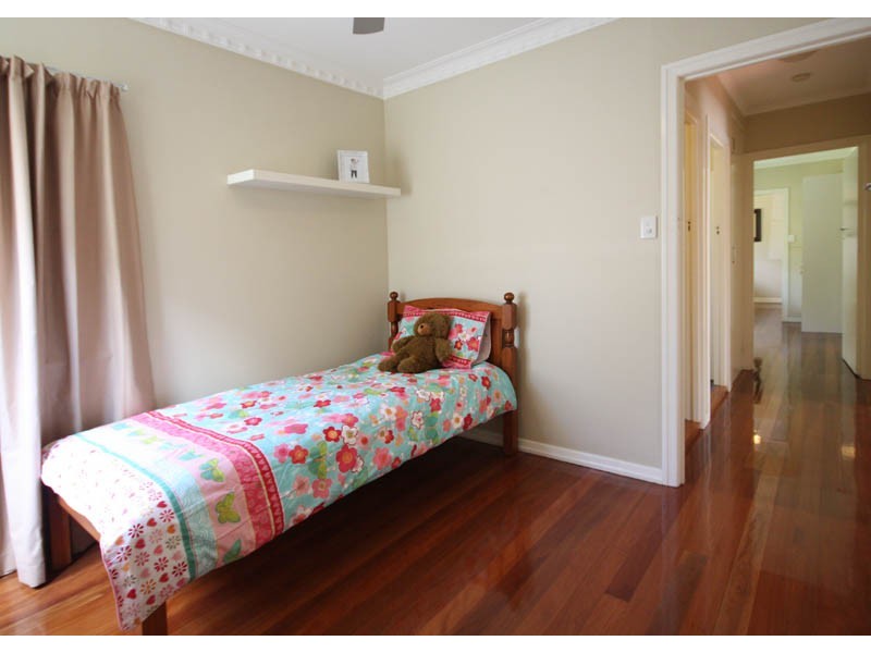 20 Latimer Street, Holland Park QLD 4121