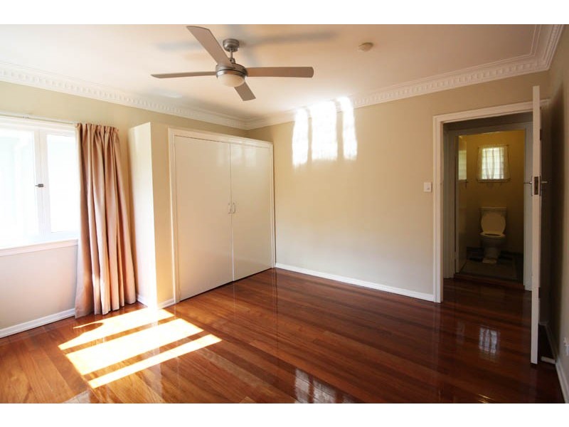 20 Latimer Street, Holland Park QLD 4121