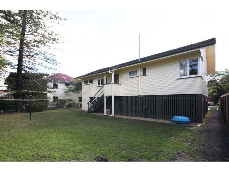 20 Latimer Street, Holland Park QLD 4121