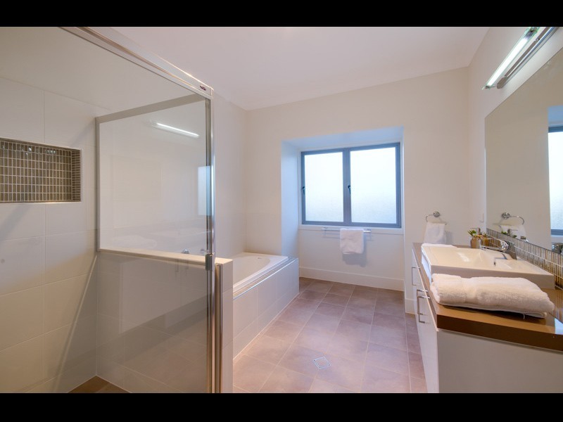 12 Perth st, Camp Hill QLD 4152