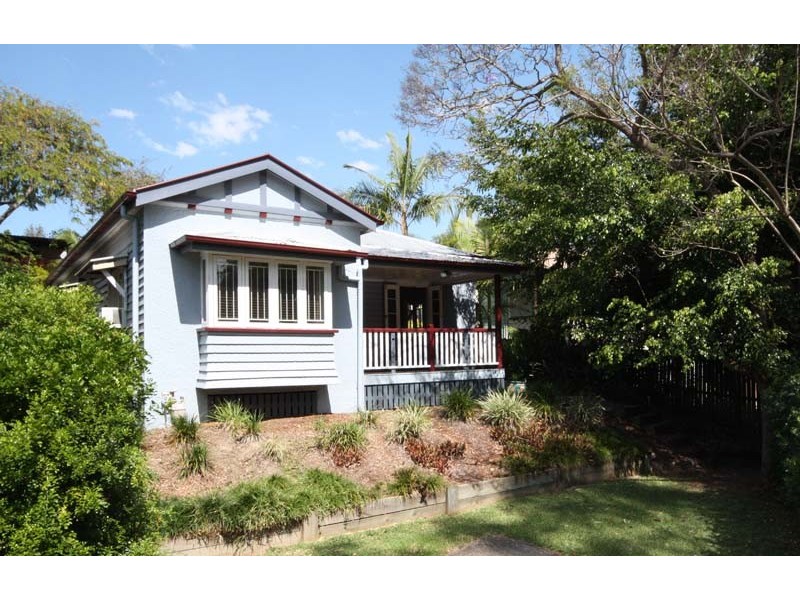 23 Bowman Pde, Bardon QLD 4065