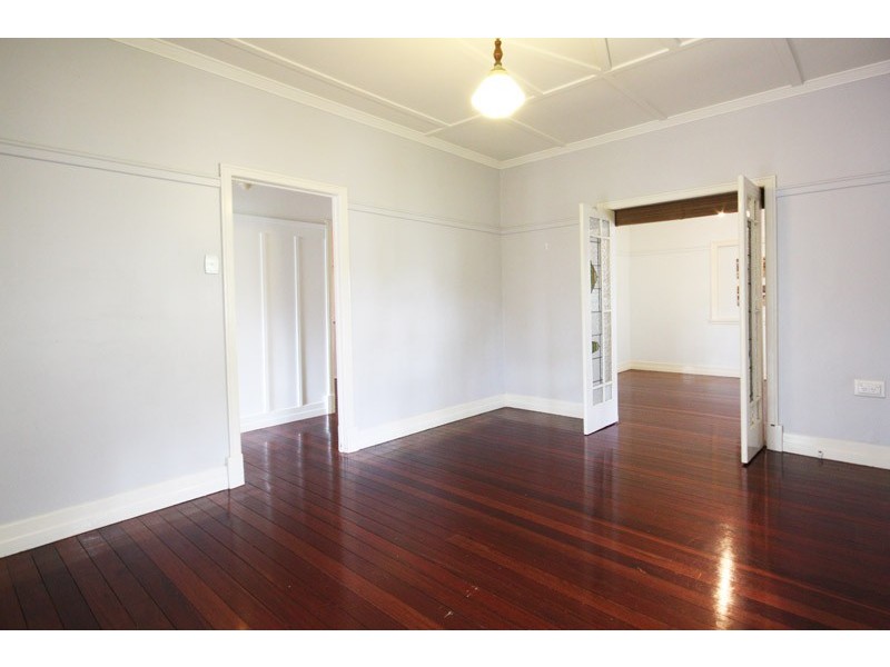 23 Bowman Pde, Bardon QLD 4065