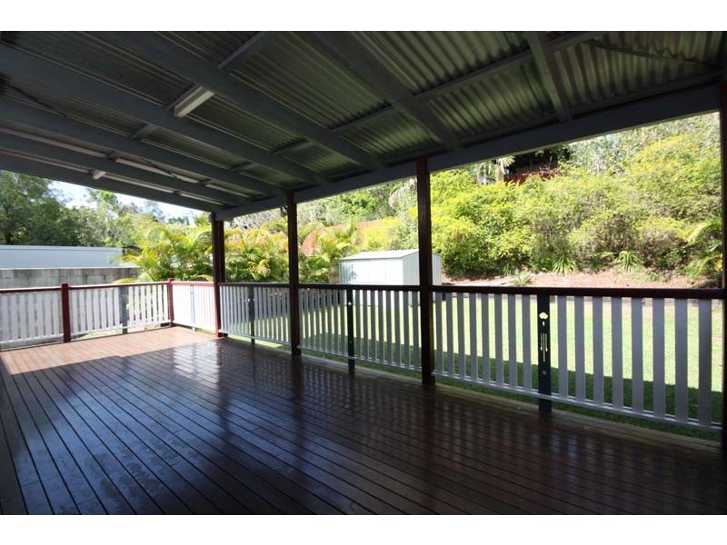 23 Bowman Pde, Bardon QLD 4065