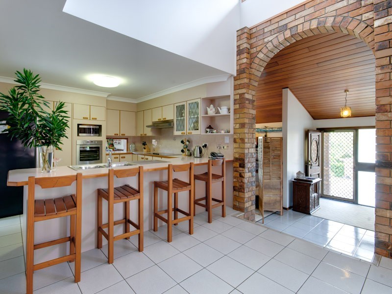 114  Cadogan Street, Carindale QLD 4152