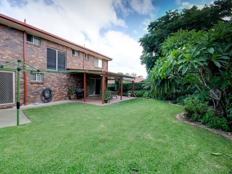 114  Cadogan Street, Carindale QLD 4152