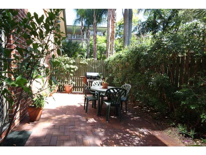 2/33 Wongara Street, Clayfield QLD 4011