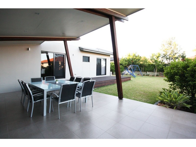 15 Little Close, Wakerley QLD 4154