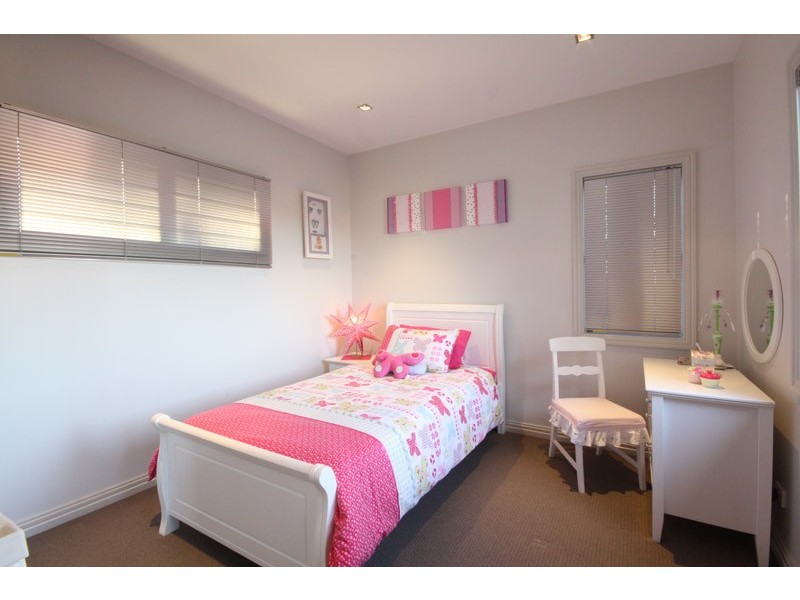 15 Little Close, Wakerley QLD 4154
