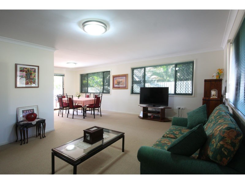 19 Lindisfarne Street, Carindale QLD 4152